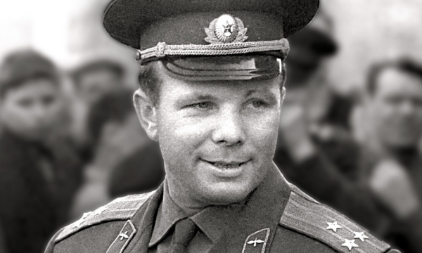 Целовался с ней публично: ахнете, увидев иностранную возлюбленную Гагарина